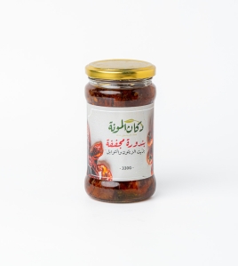 بندورة مجففة بزيت الزيتون والتوابل